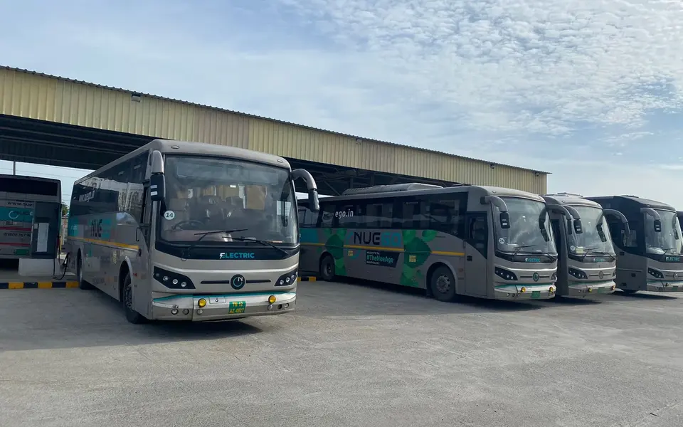 Electric Bus vs Diesel Bus: Cost, Efficiency and Emissions
